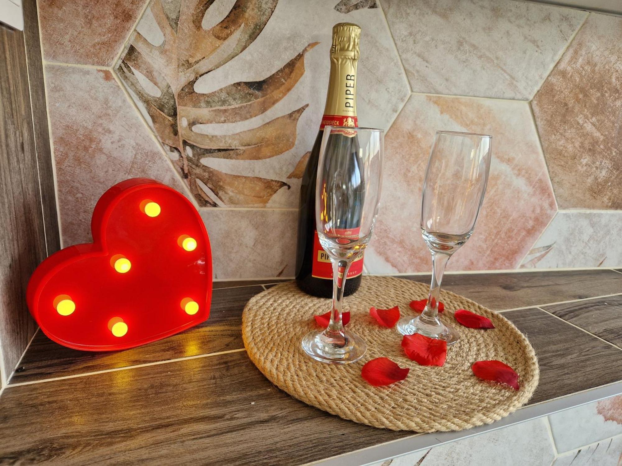 Atoumo Appartement Love Jacuzzi & Jardin Disneyland Paris Quincy-Voisins Dış mekan fotoğraf